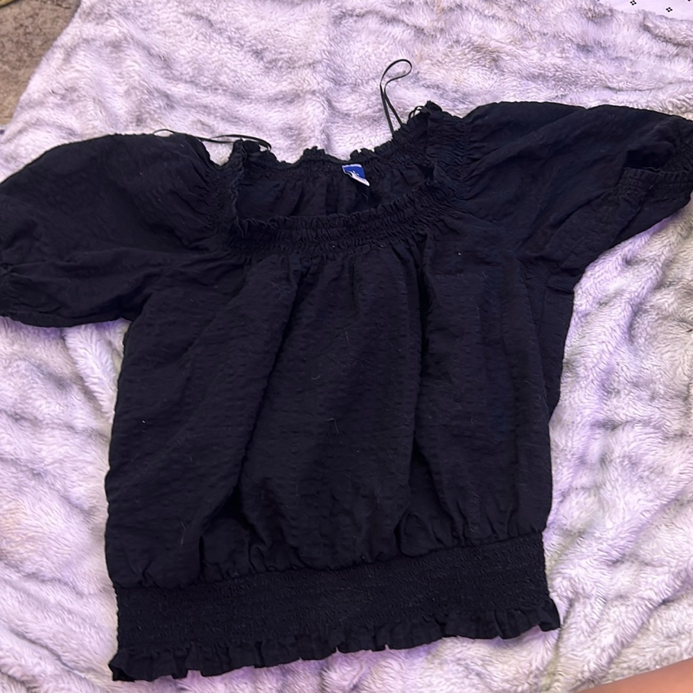 Black puff top